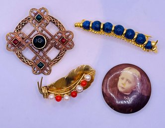 4 PC Lot Of Pin & Brooches