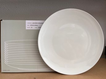 Boxed Set Of 12 West Elm Dinner Plates 1 Of 2