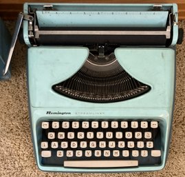 Vintage Remington Streamliner Portable Typewriter