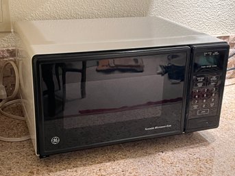 Counter Top Turntable Microwave