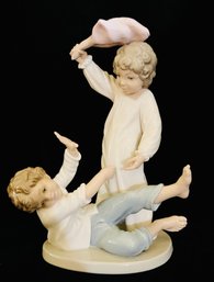 Nao 'pillow Fight' Porcelain Figurine