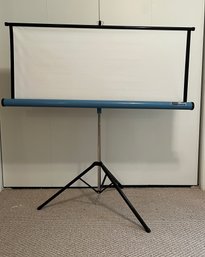 Singer Pioneer Standing Projector Screen