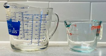2 PC Lot Of Glass Measuring Cups Including  Anchor Hocking