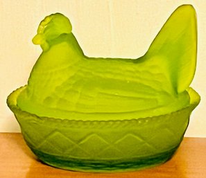 Vintage  Glass Lime Green Indiana Glass Hen On Nest