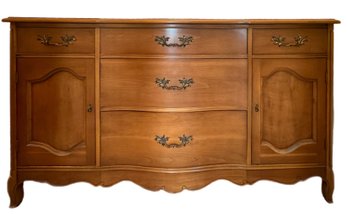Vintage Traditional Design Wooden Dresser