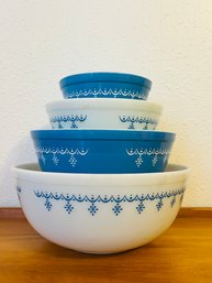 Pyrex Blue Snowflake Garland Bowls