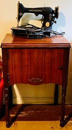 Vintage Singer Sewing Machine & Cabinet