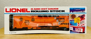 Lionel O-O27 #6-9872 Pacific Fruit Express Reefer Union Pacific U.S. Box Car