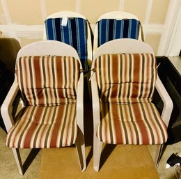 Set Of 4 Brown & White Plastic Lawn Summer Chairs With AllenRoth Cushions