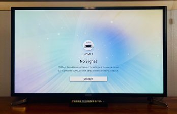 Samsung 32' M5300 Smart Full HD TV With Remote