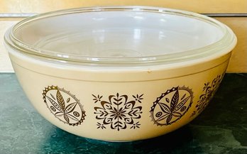 Vintage Pyrex Tan And Gold Hex Sign Mixing Bowl