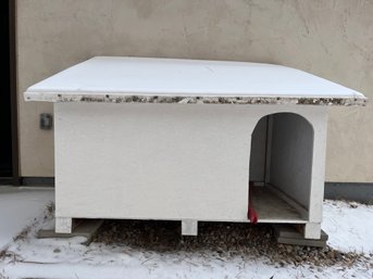 Wooden Dog House With Waterproof Top