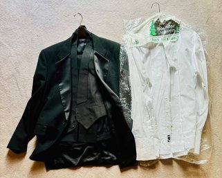 JoS A. Bank Formal Wear Tuxedo 3 Piece Black Men's Suit