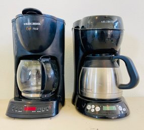 Duo Of Coffee Maker Machines, Including A Black & Decker & Mr. Coffee
