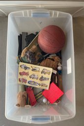INCOMPLETE DESCRIPTION, WHAT DOES THE LOT INCLUDE? Lot Of Toys