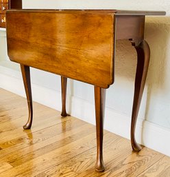 Kittinger Queen Anne Style Dropleaf Table