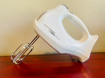 Hamilton Beach Electric Hand Mixer