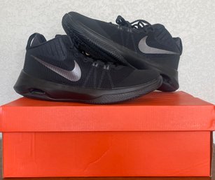 Nike Air Versitile NBK Shoes Size 9.5