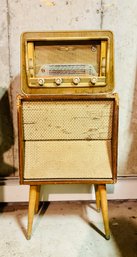 True Vintage Malone Radio Set