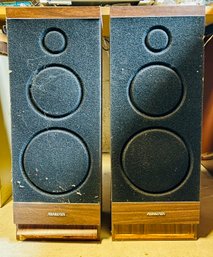 Two Wide Range Speakers Model 0634