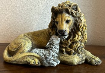 Casted Lion & Lamb Figure