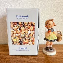 'Sister' Hummel Goebel Figurine #98/2/0 - With Original Box