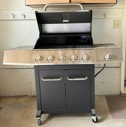 Like New Propane Gas Expert Grill