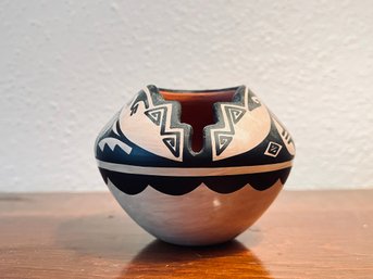 Southwestern Pottery Signed By Lorette Tosa Jeme