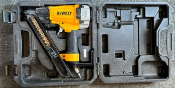 Dewalt DWMC 150 Nailing Gun