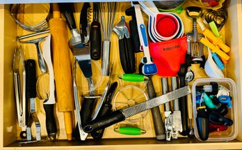 Kitchen Essentials Lot With Microplane, Rolling Pin, Cheese Slicer, Apple Corer And More!