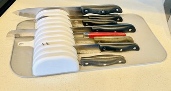 8 Different Sizes Kitchen Knives With Board And Holder