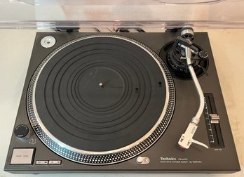 TECHNICS SL-1200MK2 Direct Drive Turntable 33 & 45 RPM