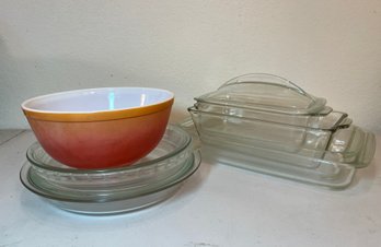 Pyrex Baking Pans, Pie Plates, And Colored Bowl