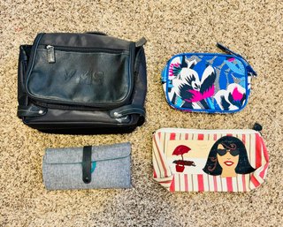 Set Of 4 Travel Bags Small And Large