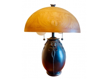 Quoitzel Table Lamp With Ornamented Flower