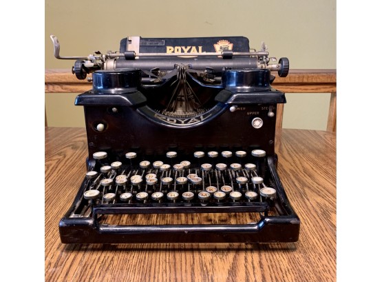 Vintage 1927 Royal Standard Manual Typewriter Model 10