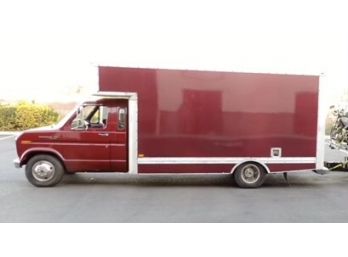 '89 Ford F-350 Dually Box Cargo Truck (With Clean Title)