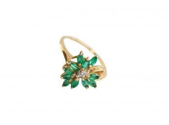 Size 7 10k Gold Ring With Emerald Flower Design