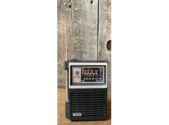 Vintage GE Transistor AM/FM Radio