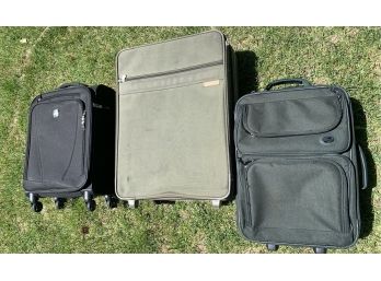 Lot Of 3 Suitcases W/wheels