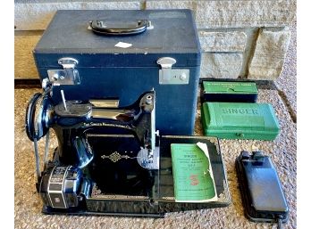 Antique Portable Singer Sewing Machine In Box With Accessories Model 211-1