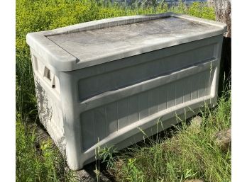 Large Suncast Outdoor Storage Box