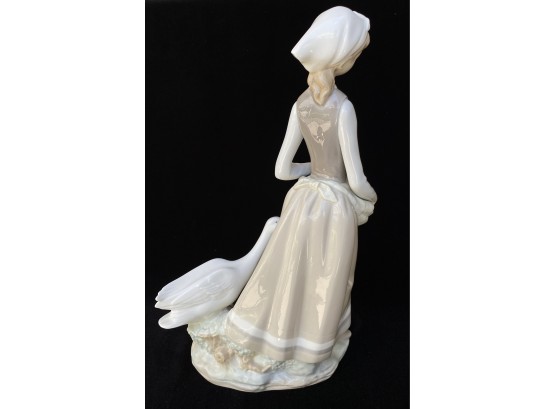 Authentic Lladro 'Girl With Goose'