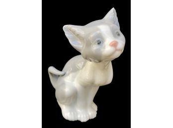 Authentic Retired Lladro 'Feed Me' 5113