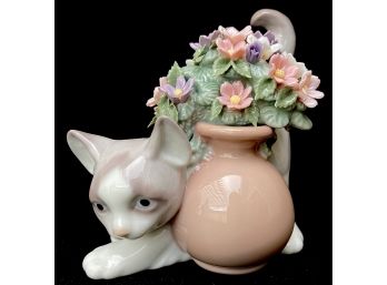 Authentic Retired Lladro 6566 'Secret Spot' Cat Kitten With Flowers