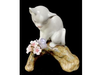 Authentic Retired Lladro 'Blossoms For The Kitten'