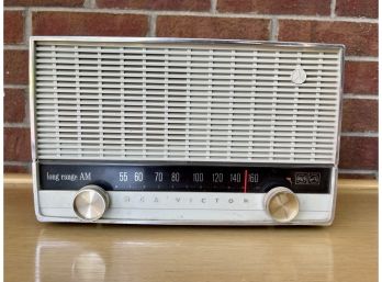Vintage RCA Victor Model RFA30 Radio