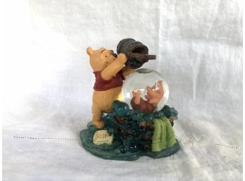 Simply Pooh Friends Help You Through The Splashy Part Figurine