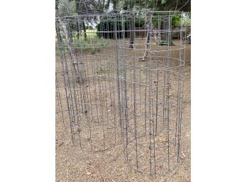 4 Tomato Cages