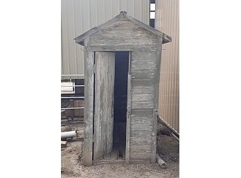 Old  Wooden Outdoor Country Toilet House/letrine